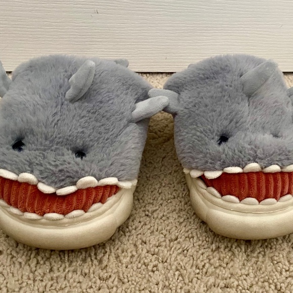Aeropostale Other - Aeropostal Shark Slippers